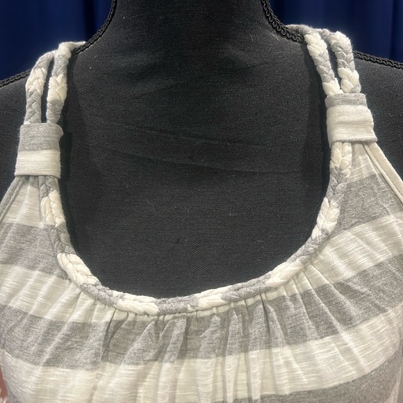 Pretty Good top - Picture 2 of 5